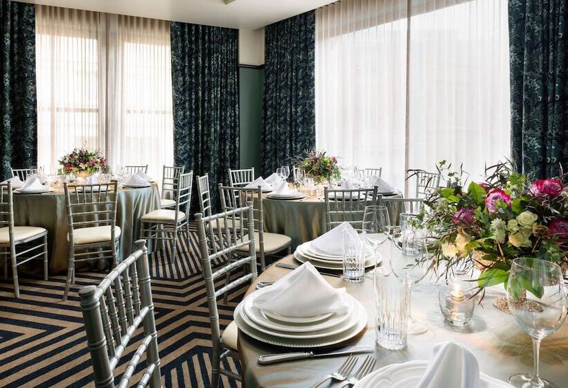 The Candler Hotel Atlanta, Curio Collection By Hilton