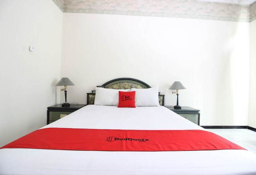بنسيون Reddoorz Near Malioboro Mall
