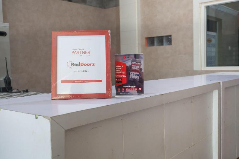 Пансион Reddoorz @ Sedati