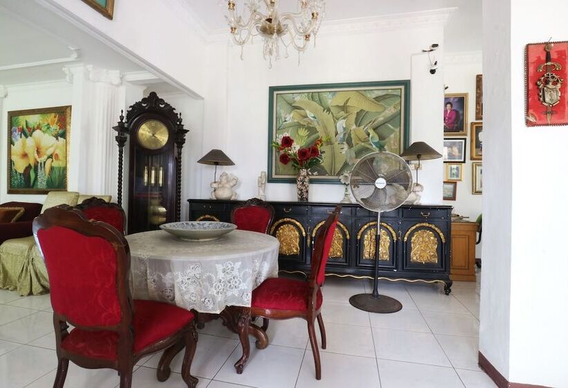 Pensionat Villa Sri Manganti