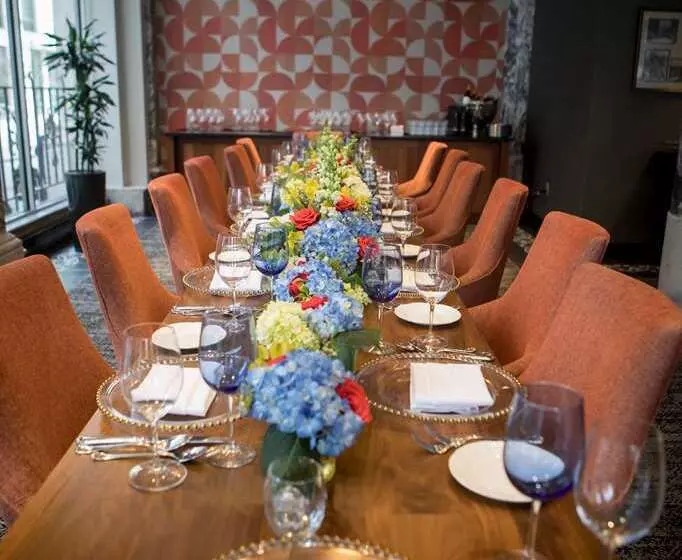 The Candler Hotel Atlanta, Curio Collection By Hilton