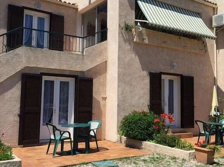 تختخواب و صبحانه A Martinella