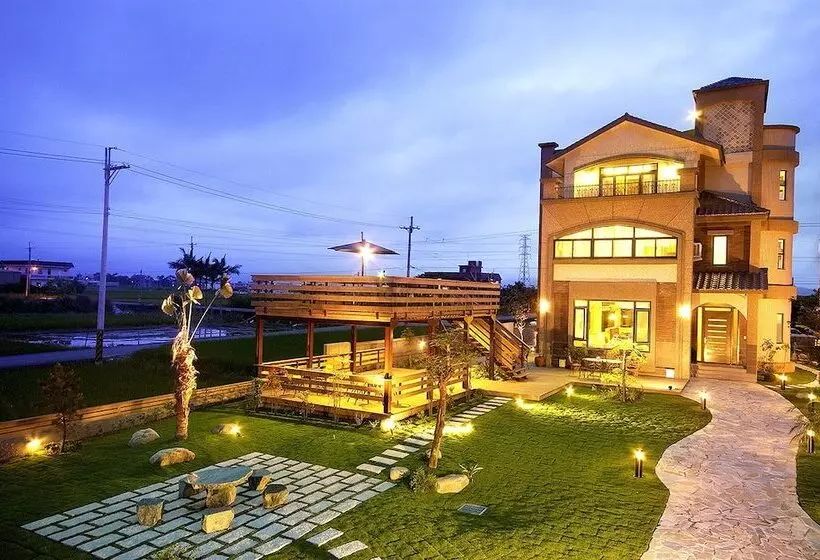 تختخواب و صبحانه Guan Jing Lou Garden