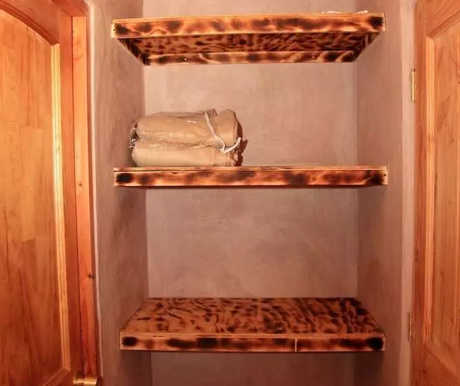 تختخواب و صبحانه Sol Del Desierto