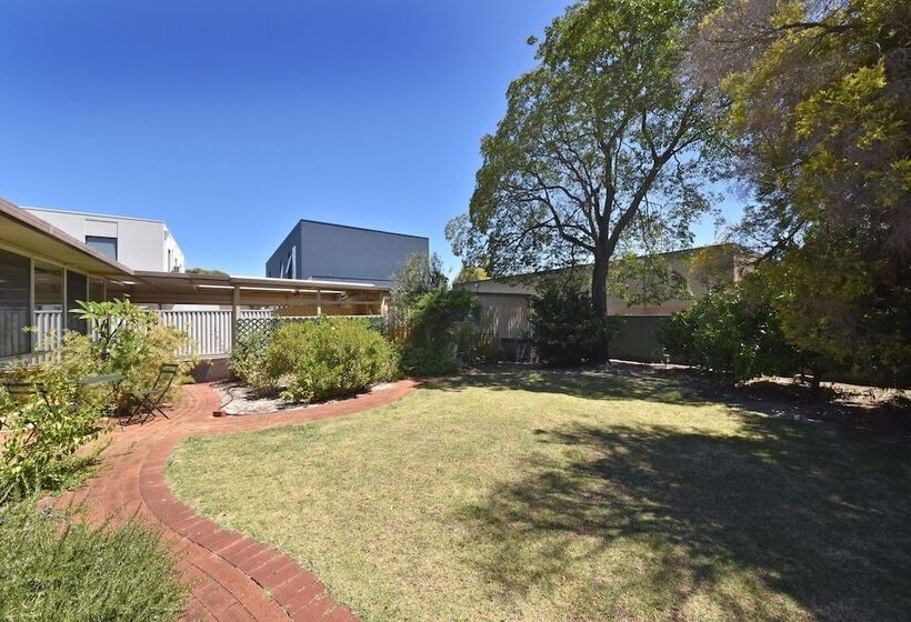 Comfy Home Near Airport & City 2280