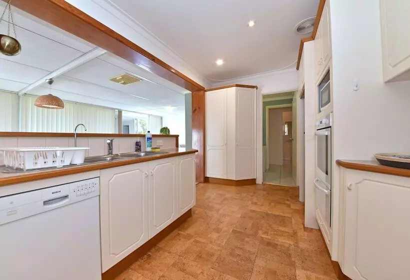 Comfy Home Near Airport & City 2280