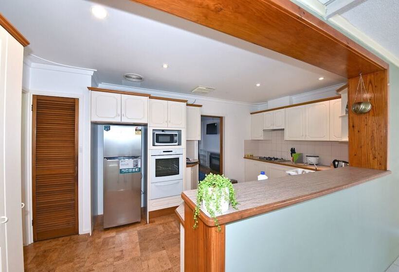 Comfy Home Near Airport & City 2280