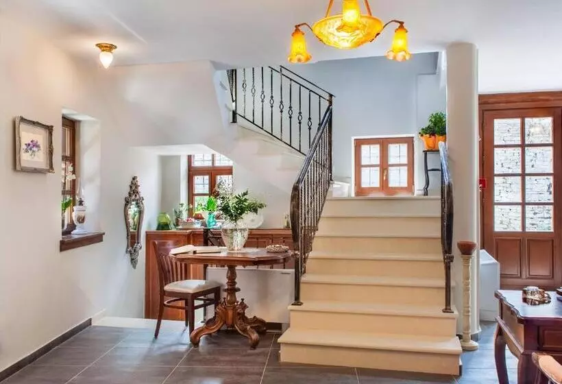 Hostelli Gioraldi Art