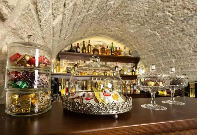 Hostelli Gioraldi Art