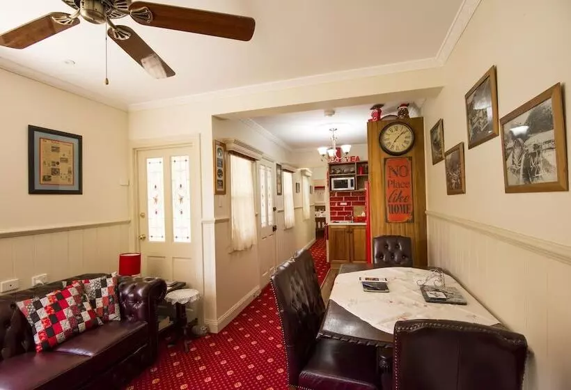 Hostal Mill House