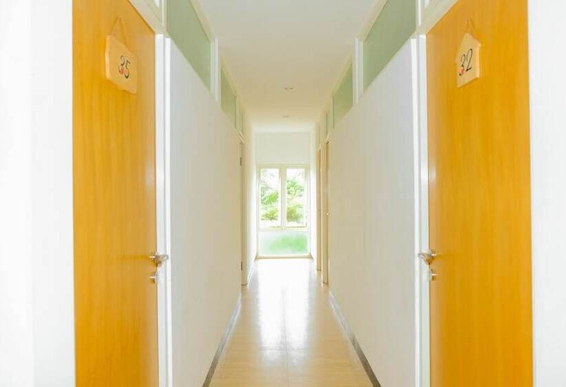 ホテル 32 Guest House By Oyo