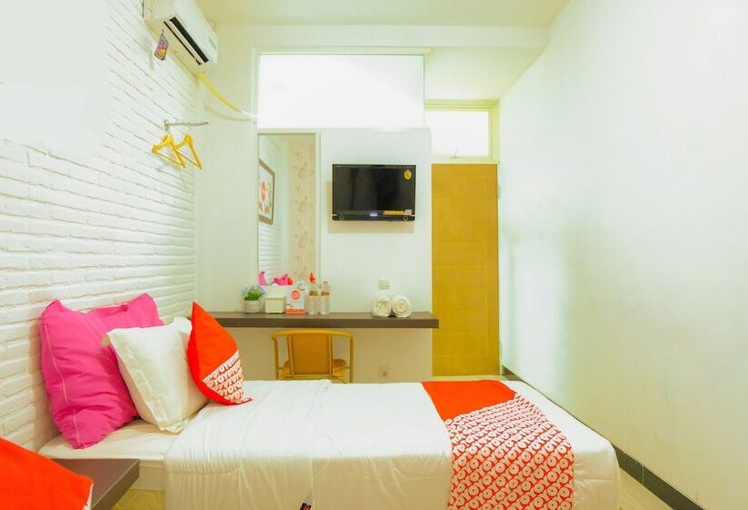 ホテル 32 Guest House By Oyo