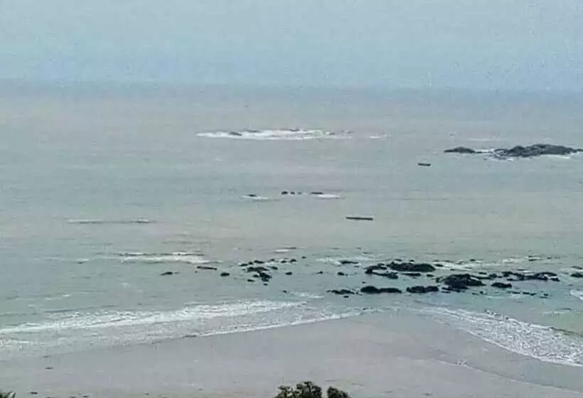 ホテル Abuesi Beach Resort