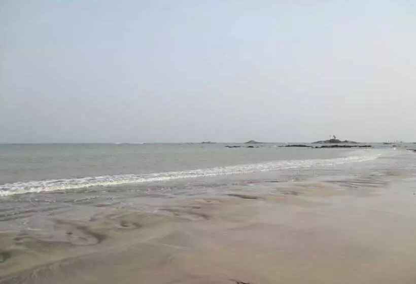 ホテル Abuesi Beach Resort