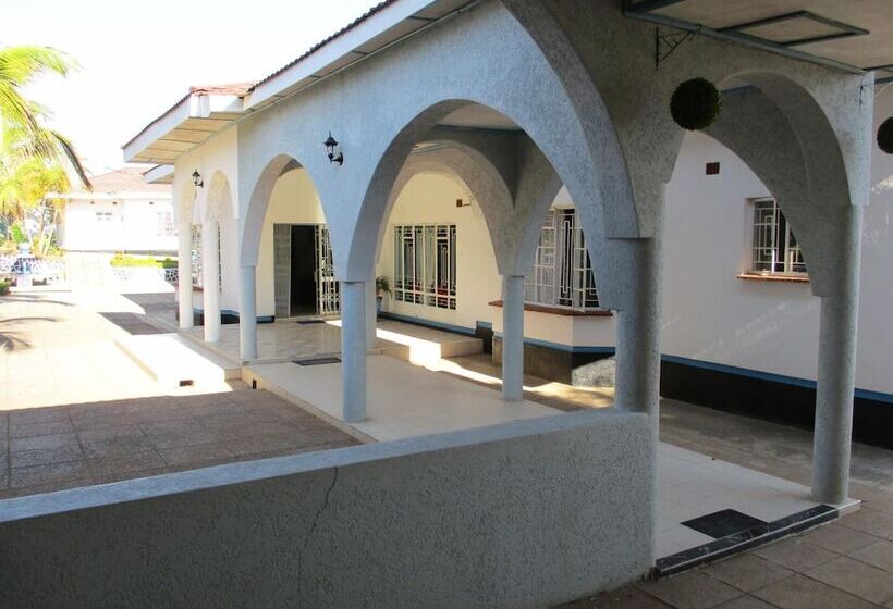 هتل Blue Lagoon Lodge Blantyre