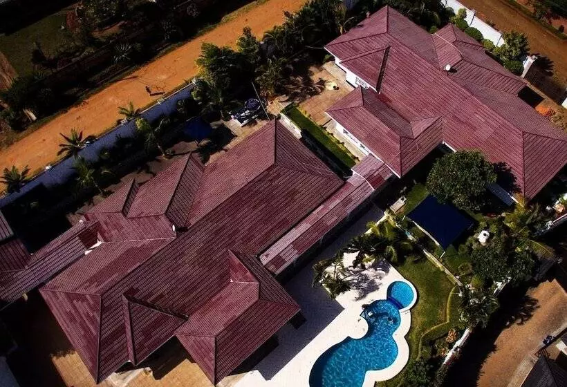 هتل Blue Lagoon Lodge Blantyre