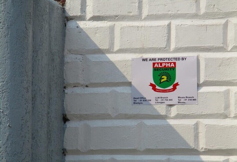 هتل Blue Lagoon Lodge Blantyre