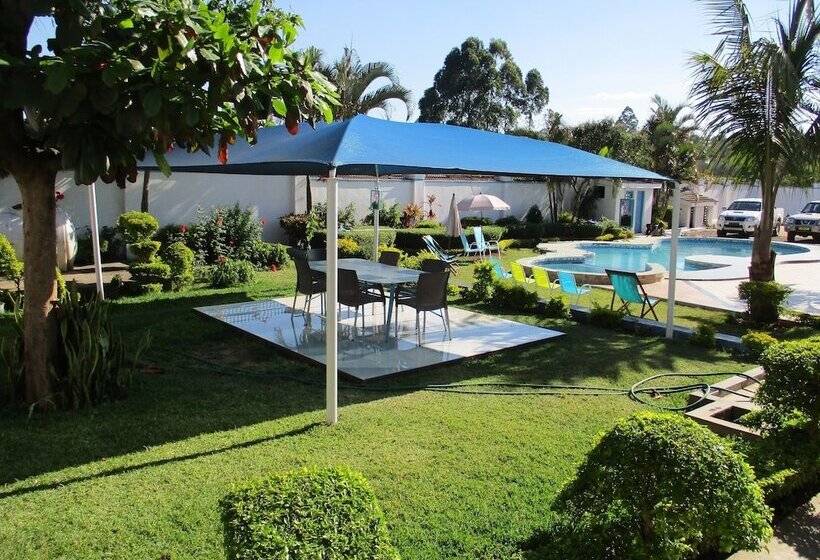 هتل Blue Lagoon Lodge Blantyre