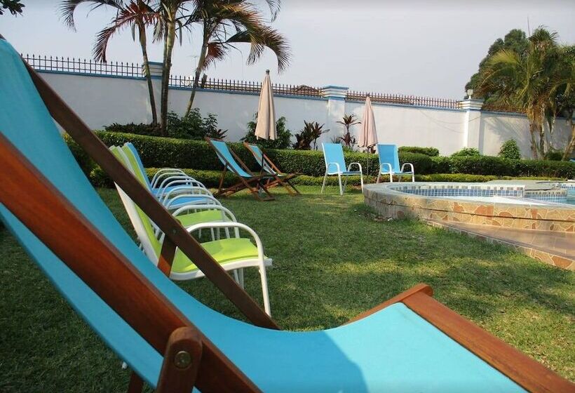 هتل Blue Lagoon Lodge Blantyre