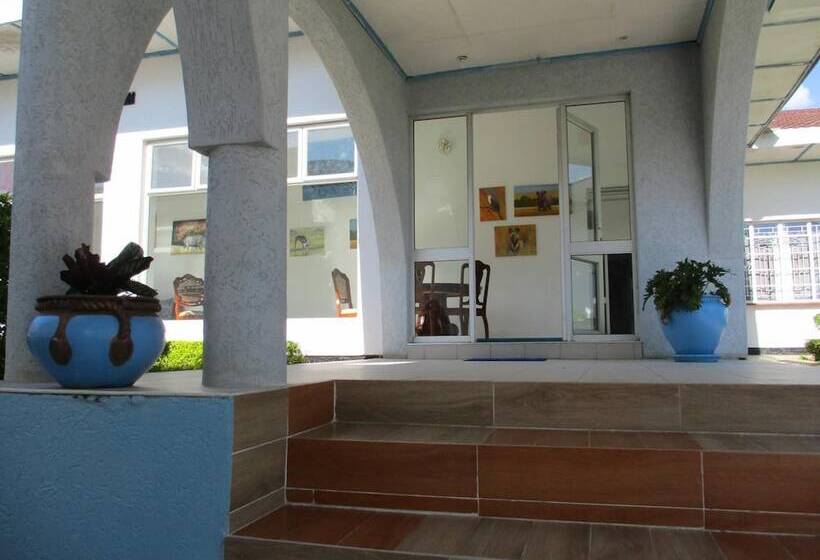 هتل Blue Lagoon Lodge Blantyre