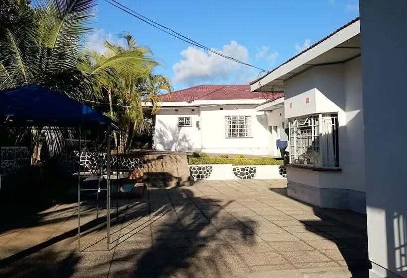 هتل Blue Lagoon Lodge Blantyre