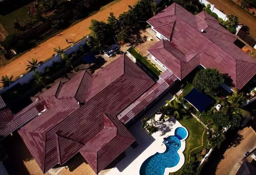 هتل Blue Lagoon Lodge Blantyre