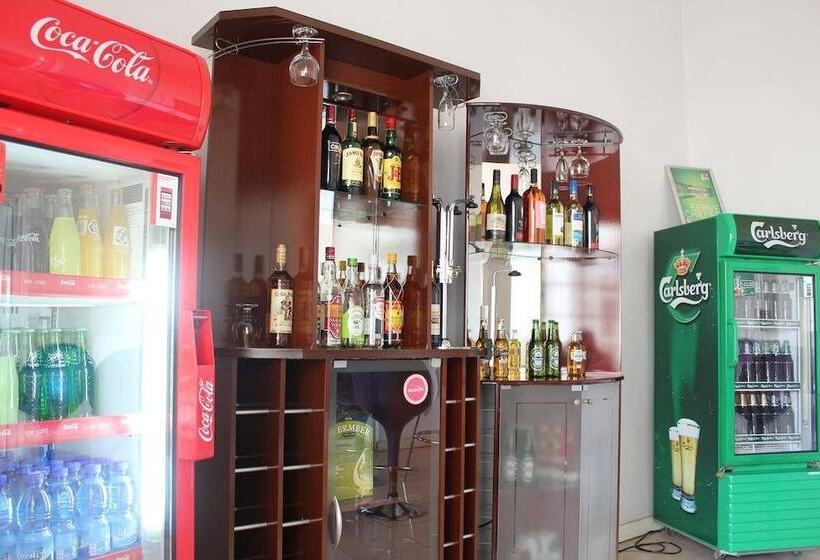 هتل Blue Lagoon Lodge Blantyre