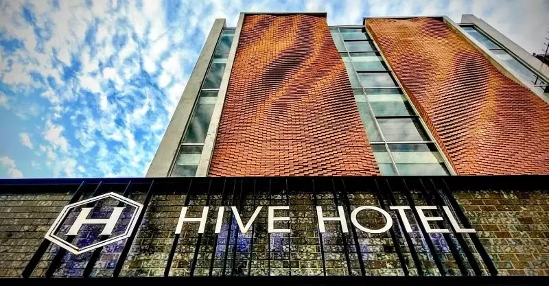 هتل Check Inn Hive