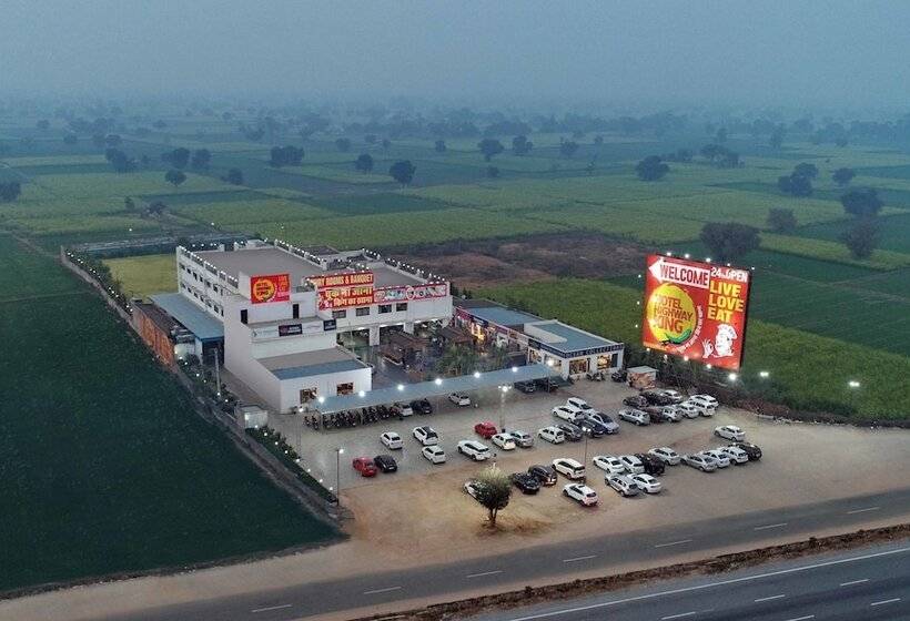 Отель Highway King Behror Neemrana