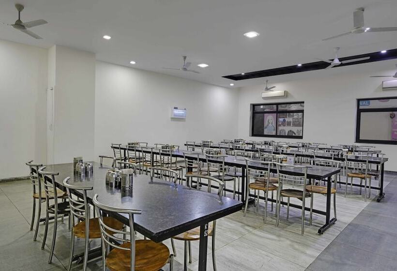 Отель Highway King Behror Neemrana