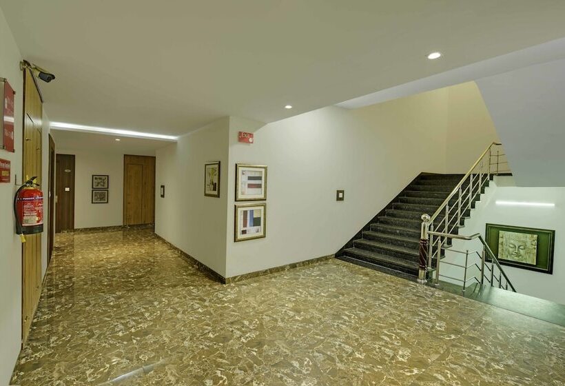 Отель Highway King Behror Neemrana