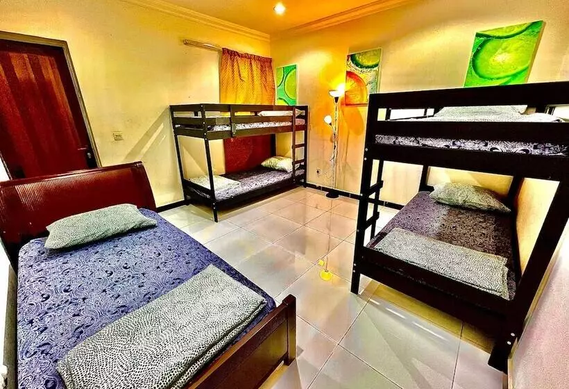 هتل Home Stay Hostel