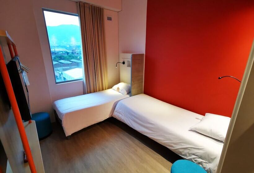 Отель Ibis Budget Itagui