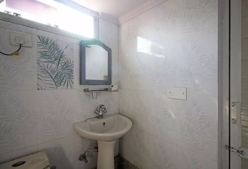 Hotelli O Madhur Regency