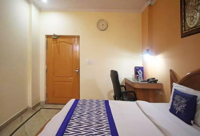 Hotelli O Madhur Regency