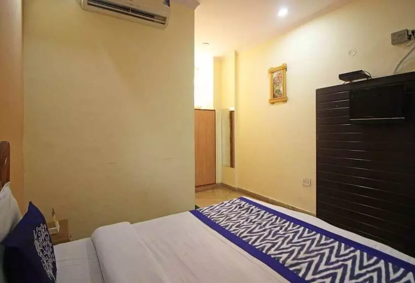 Hotelli O Madhur Regency