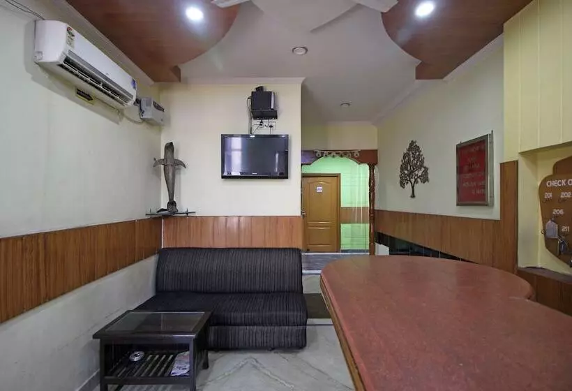 Hotelli O Madhur Regency