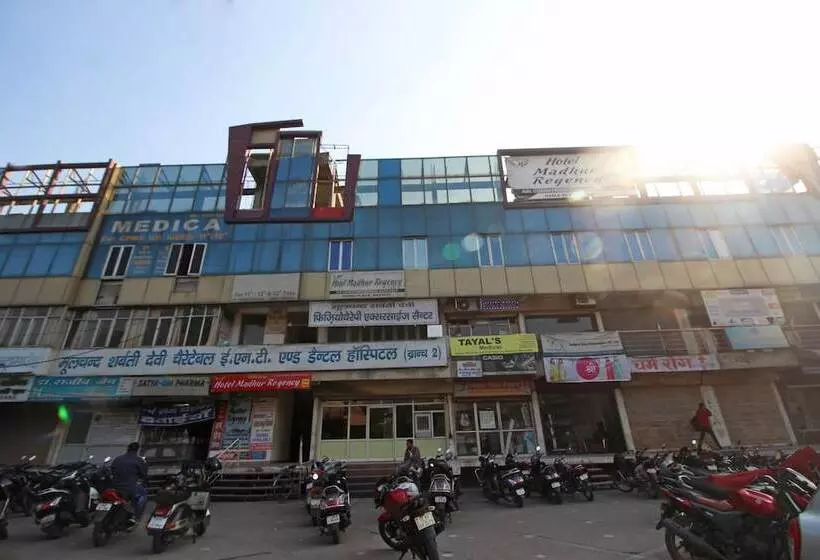 Hotelli O Madhur Regency