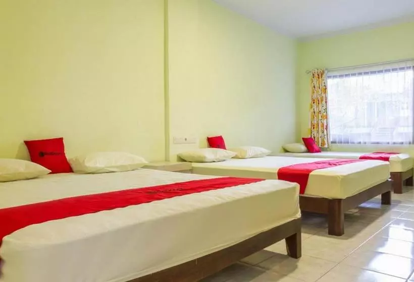 Hotelli Reddoorz Plus Near Pantai Barat Pangandaran