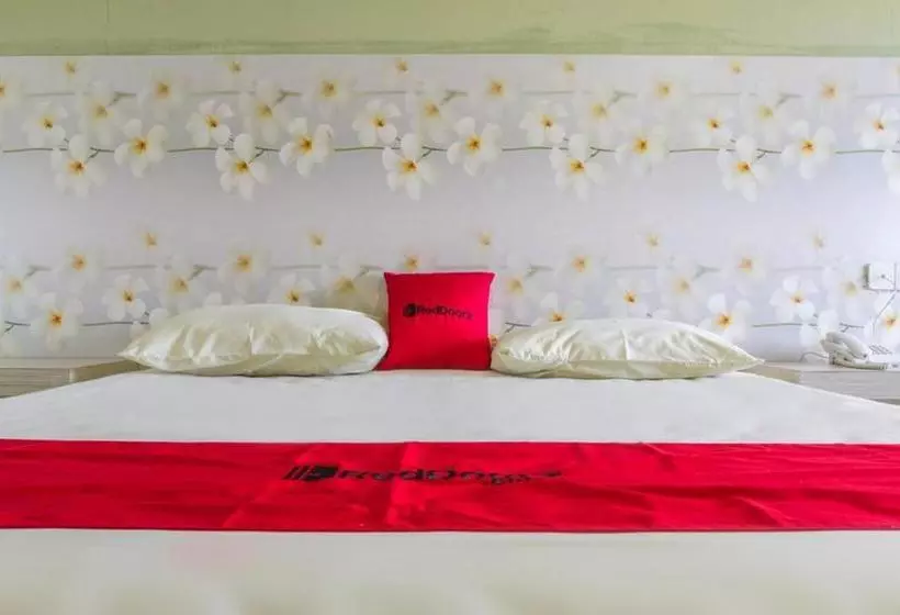 Hotelli Reddoorz Plus Near Pantai Barat Pangandaran