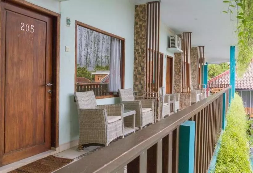 Hotelli Reddoorz Plus Near Pantai Barat Pangandaran