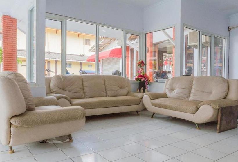 Szálloda Reddoorz Plus Near Pantai Barat Pangandaran