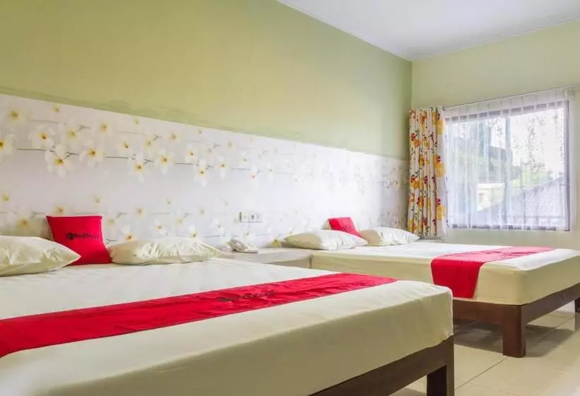 Hotelli Reddoorz Plus Near Pantai Barat Pangandaran