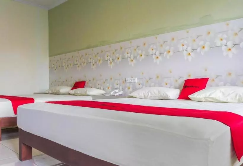 Hotelli Reddoorz Plus Near Pantai Barat Pangandaran