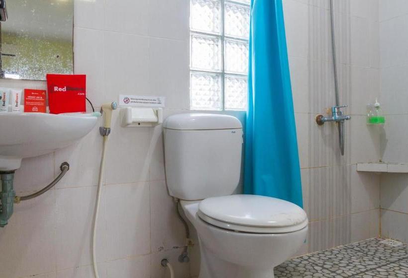 Szálloda Reddoorz Plus Near Pantai Barat Pangandaran
