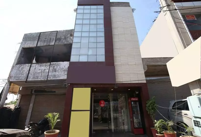 ホテル Satkar Avenue By Oyo Rooms