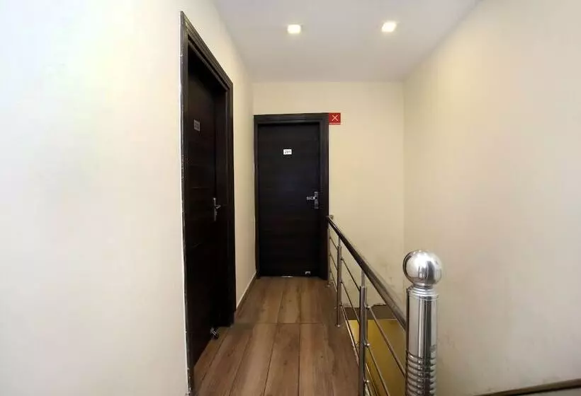 ホテル Satkar Avenue By Oyo Rooms