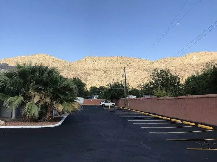 Hotelli Ramada By Wyndham La Verkin Zion National Park