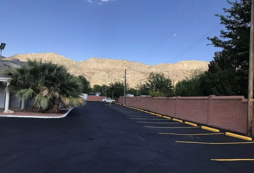 Hotelli Ramada By Wyndham La Verkin Zion National Park