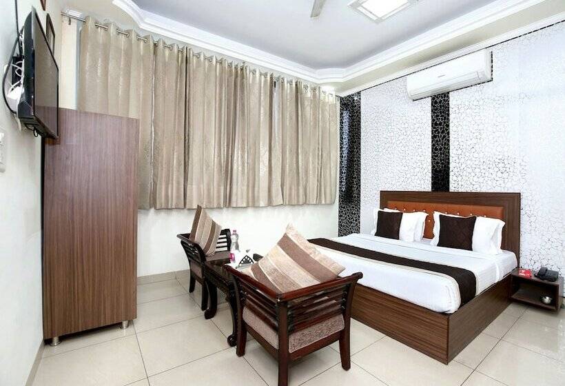 Oyo 16443 Hotel Jb